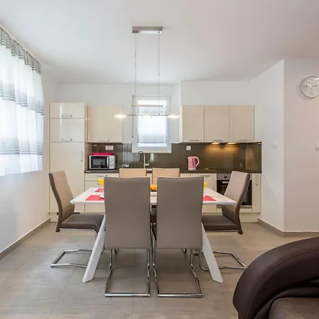 Apartment By The Sea Podstrana, Split - 11935 *